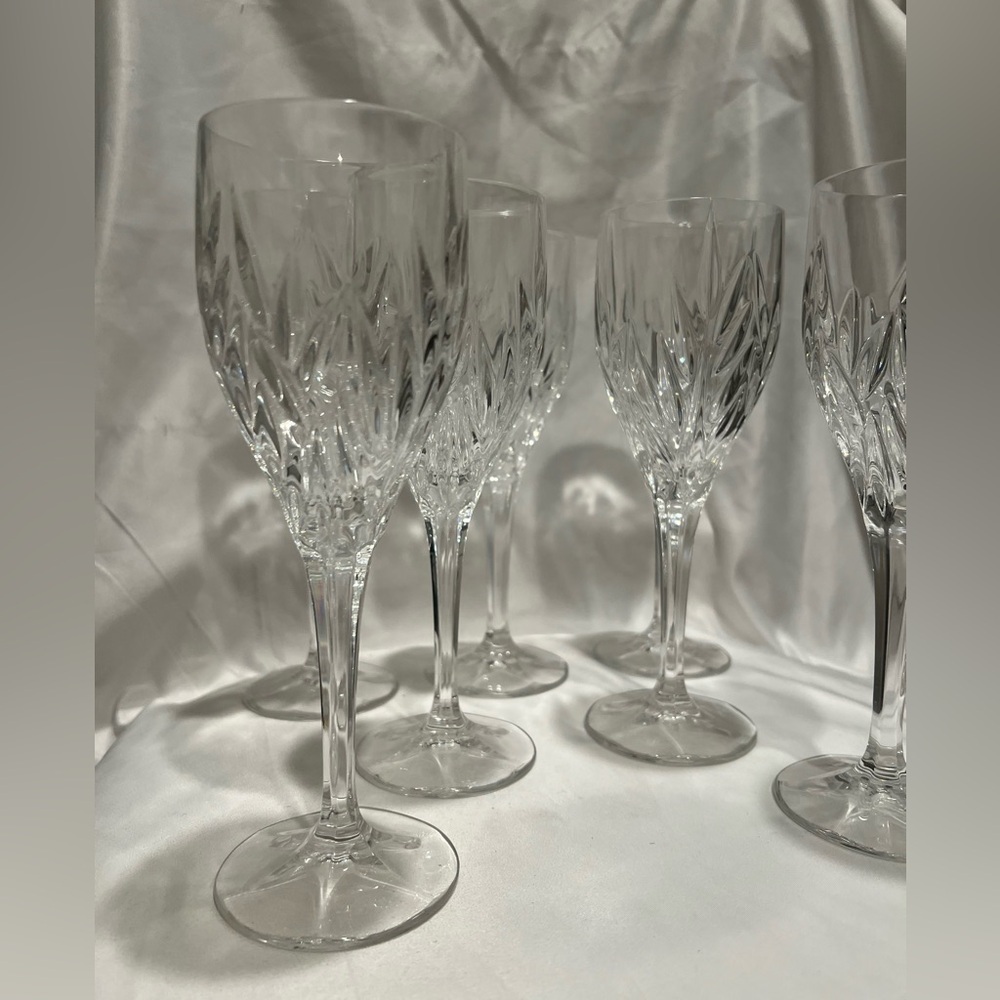 Gorham Crystal Clear Star Blossom Wine Glasses Set of 7 - Picture 4 of 9